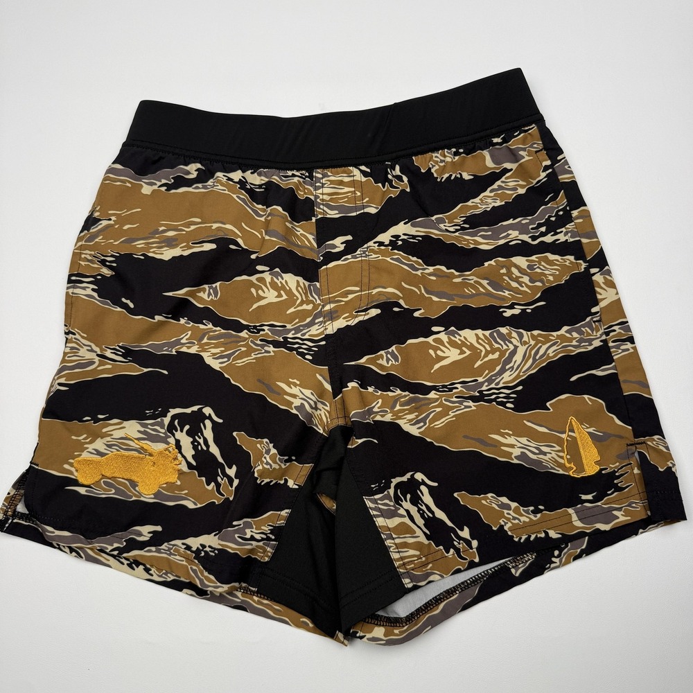 TACHUNTFISH Shorts Mens Small Brown Camo Athletic Hunting Fishing 5 Inseam